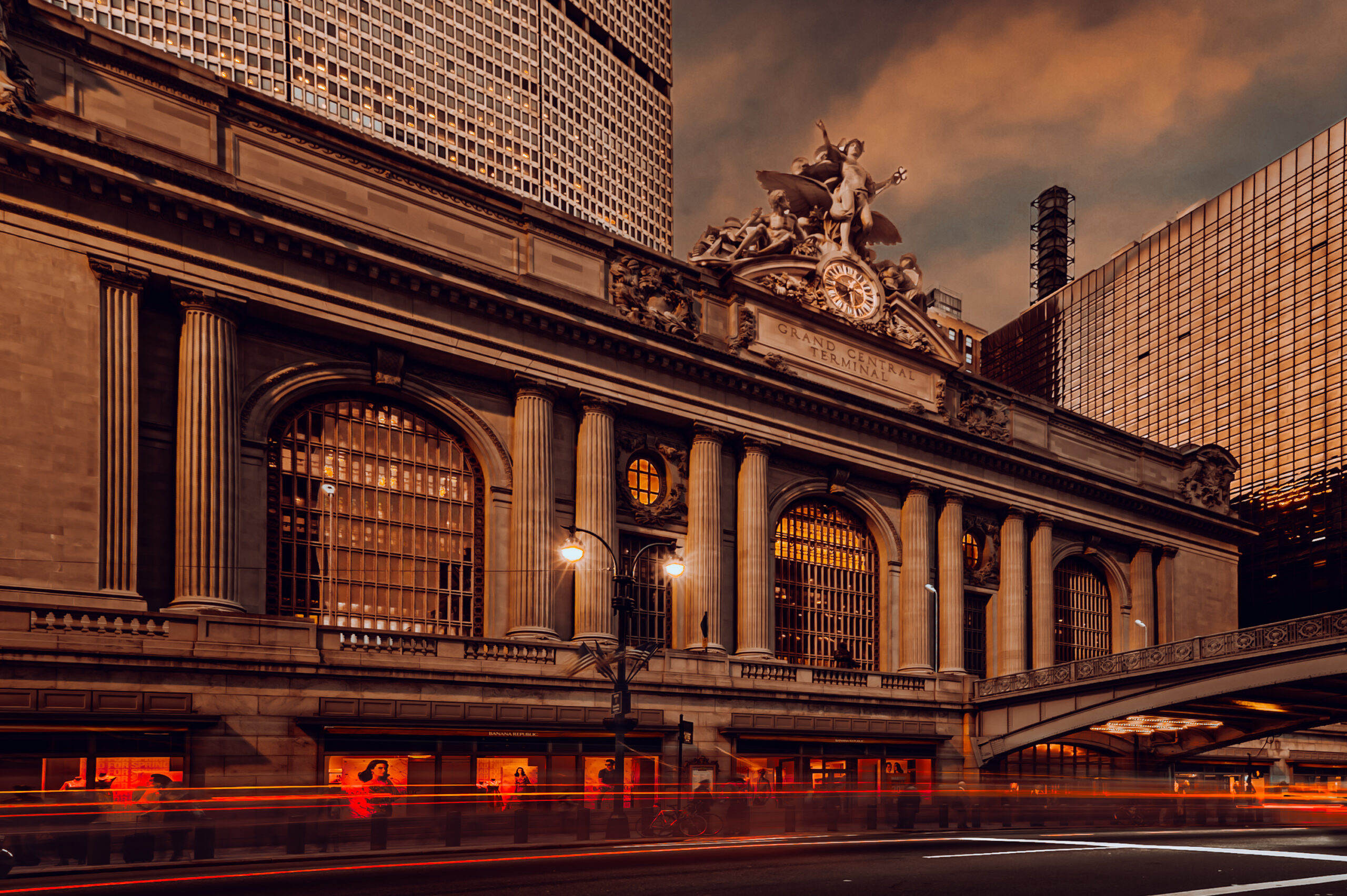 Golden Hour at Grand Central Terminal – A Timeless New York City Icon